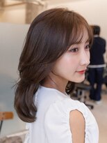 ヴィヴィッド オモテサンドウ(ViViD omotesando)&nbsp;重ためミディアムレイヤー/肌なじみ◎グレージュカラー