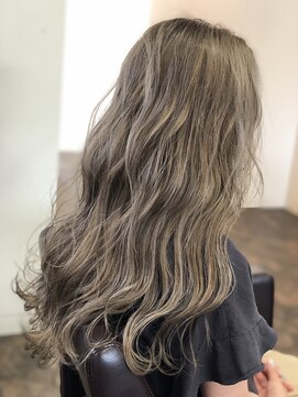 アリア トータルビューティー(Aria total beauty) ハイトーングレージュ