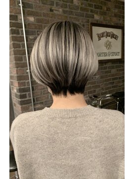 シフト ニュートラル(SHIFT N) バレイヤージュ　ショートスタイル