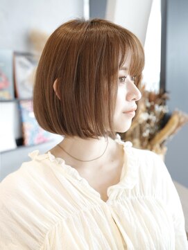 エムスラッシュ みなとみらい馬車道店(M SLASH) 馬車道/ミディアムボブ/プラチナカラー/ぷつっとボブ