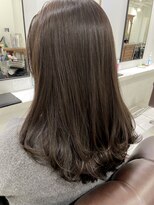 インビテーション(invitation)&nbsp;セミロングレイヤー・イルミナカラー・アッシュブラウン