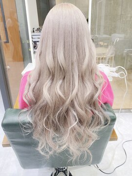 デイズ(days) ホワイトベージュカラー　　ロング　DAYS 原宿