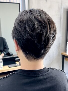 フイ 代々木(Hui) メンズ/アップバング/ツーブロックマッシュ/束感ショート波巻き