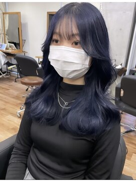 リコバイアフロート(riko by afloat) 顔まわりカット/レイヤーカット/ブルーブラック/サイドバング