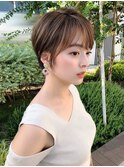 束感ショート　アッシュベージュ　オン眉ショート　ラソル浦和