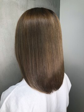 ルッソリベラ 池袋(Lusso libera) ツヤ髪ストレート　グレーベージュ　池袋◎30代40代50代