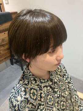 カルゥグラッシー(KALOU glassi) 耳掛けが可愛い！マッシュショート☆【中村隆寛】