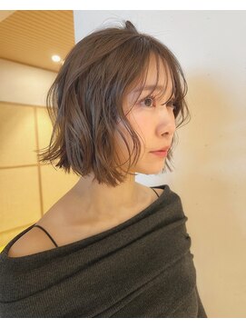 ブリンク(blink) くすみベージュぷつボブケアカラー前髪カット