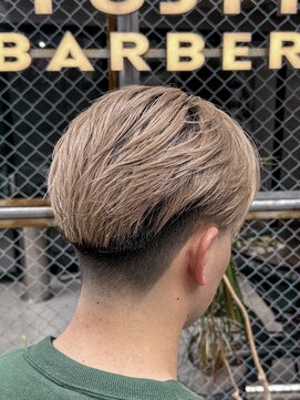 フジヤマ バーバー ショップ(FUJIYAMA BARBER SHOP) テーパーフェード／バックスタイル