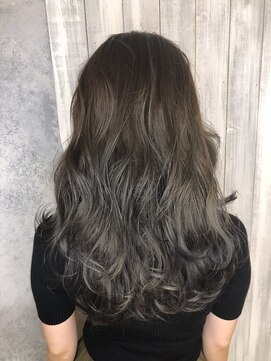 ヘアサロン アティリー(Hair Salon Attirer) 西梅田/ボブ/グレーベージュ/白髪ぼかし/ハイライト/ベージュ