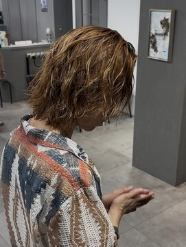 オーバルバイアピッシュ(OVARL by apish) メンズ/サーフカール/ロン毛/脱縮毛矯正パーマ/シャドウパーマ