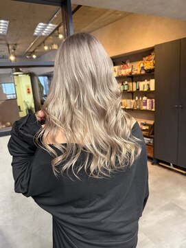 サニー 渋谷(SUNNY) バレイヤージュ、ハイライト、レイヤーロング、グレーベージュ