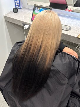 いろあそび 八王子 ホワイトベージュ×ブラック