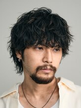 《*ひと味違う王道パーマスタイル*》波巻きパーマも抜け感ある大人のメンズマッシュに◎[名駅メンズパーマ]