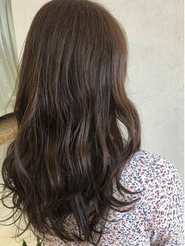 年齢とともに変化するお悩みにアプローチ◎一人ひとりのお悩みにしっかり寄り添う【ILE DES PINS】です。