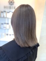 ヒビカ(HIBIKA)&nbsp;透けるグレージュ × まとまりストレート