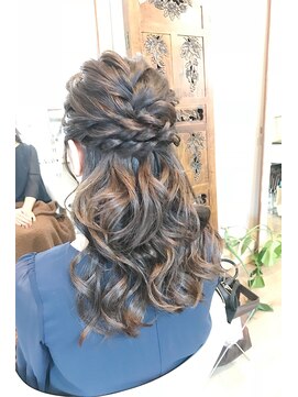 ロカット サロン(Roquat Salon) 編み込みハーフアップアレンジ【ヘアアレンジ 立川/立川南口】