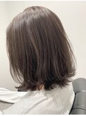 おしゃれ白髪染め×ネイビーアッシュ×切りっぱなしくびれボブ