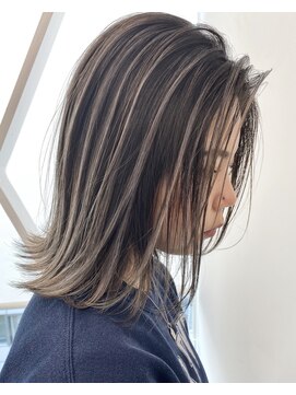 アライブ キチジョウジ(ALIVE Kichijoji) エアータッチバレイヤージュ白髪ぼかし／ケアブリーチハイライト