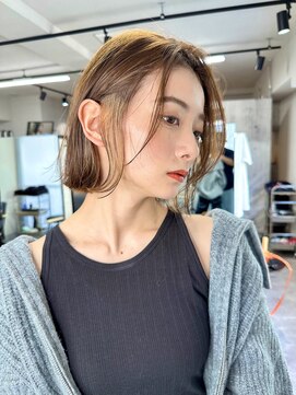 オグジュアリー 表参道(aux.) 大人カジュアルボブ×デザインインナーカラー