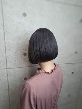 ノミネーション(Nomination) ミニボブ×ダークアッシュ