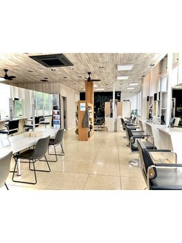 【キッズスペースあり】居心地の良さを重視した温かなアットホームな空間は親子で気軽に通えると大人気♪