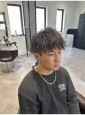 波巻きツイストスパイラルシャドウパーマツーブロック刈り上げ