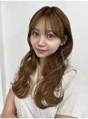 耳にかけてもかわいいウェーブ巻き