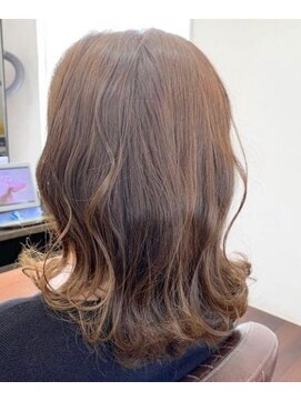 ビーズ ノイ(BEE´Z ＮＥＵ) くびれヘア外はね&オレンジブラウン9.2