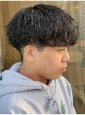 波巻きパーマ/スパイラルパーマ/メンズ/眉毛/短髪/サーフカール
