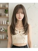 韓国風レイヤーカット透明感グレージュで魅せ大人可愛いセミディ