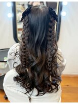 コマリ(comari)&nbsp;三つ編みハーフツイン