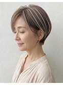 大人可愛いマッシュショート白髪ぼかしハイライト脱白髪染め