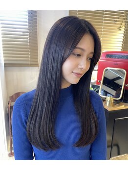 サンズ(suns)の写真/表参道の姉妹店がOPEN!フランスアンティークの家具が並ぶお洒落な店内。日常の喧騒を忘れる癒しの空間