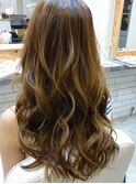 女性らしさ漂うふわカールヘア