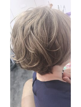 ヘアーアンドハッピー ココバーキン(Hair&Happy CoCoBirkin) CoCo Birkin★ブリーチオンカラー★センシュアルショート