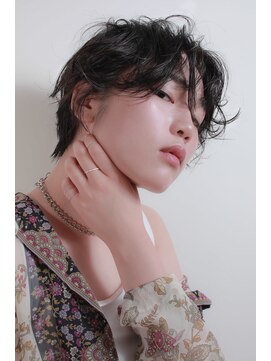 シキ(SIKI) くせ毛風ショート