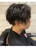 センターパートルーズヘアニュアンスパーマ