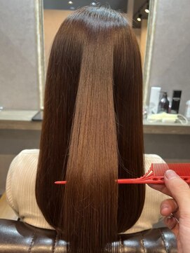 イーラヘアー(ERA HAIR) ツヤ髪ロング×アッシュベージュ×髪質改善トリートメント