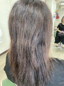 パーマ屋カラフル 縮毛矯正で扱いやすく