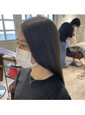 大人かわいいマットブラウンストレートスタイル