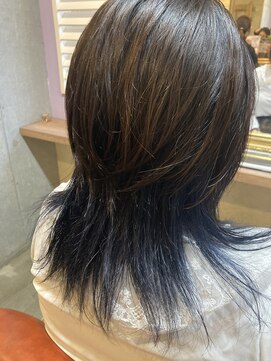 アリュー(allu) 前下がりウルフスタイル