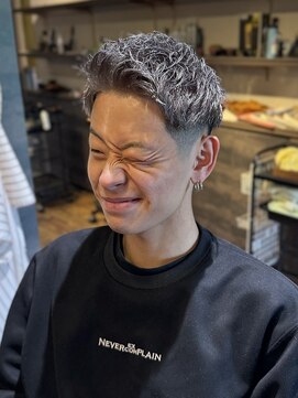 エクファフォーメン(EX-FA FOR MEN) スキンフェード　滋賀/瀬田/ウルフ/カルマパーマ/ベリーショート