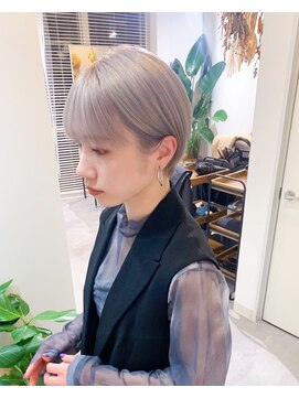 ピヨン 心斎橋(piLLon) ホワイティ