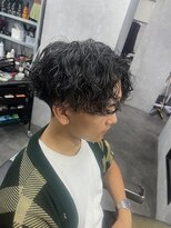 クロムトウキョウ ザ バーバー 新宿本店(CHROM TOKYO the Barber)&nbsp;波巻きセンターパート