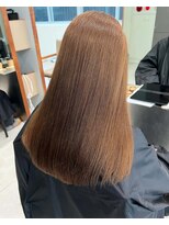 ローレンアオ(LOREN AO)&nbsp;イメチェン/ホワイトブロンド/外ハネボブ/ワイドバング/栄矢場