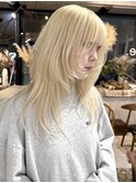 レイヤーカット//イメチェン/ホワイトブロンド/外ハネボブ/美髪