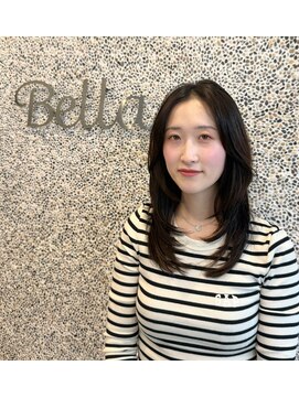 ベッラ(Bella) くびれレイヤー×透明感カラー