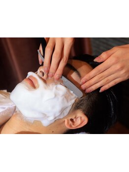 ご褒美時間で自信あふれる髪へ。心ゆくまでくつろげる上質空間で、心身ともに満たされる最高のひとときを＊