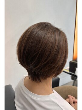 ディシェーレローブ(die Schere Lob) 自然なツヤと丸みで、優しく見えるショート